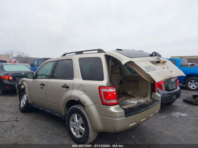 Photo 2 VIN: 1FMCU0D76CKB77018 - FORD ESCAPE 