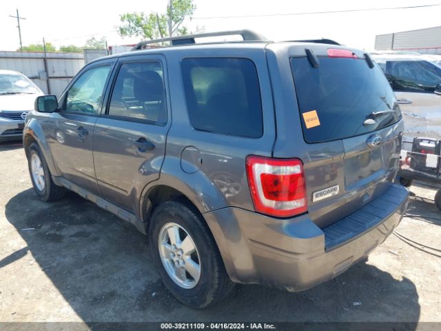 Photo 2 VIN: 1FMCU0D76CKC10647 - FORD ESCAPE 