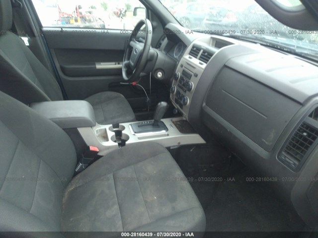 Photo 4 VIN: 1FMCU0D77AKA35063 - FORD ESCAPE 