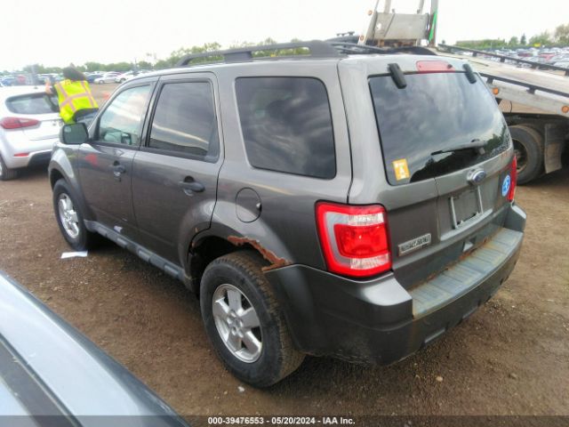 Photo 2 VIN: 1FMCU0D77AKB31677 - FORD ESCAPE 