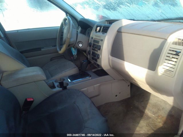 Photo 4 VIN: 1FMCU0D77AKB89031 - FORD ESCAPE 