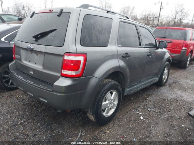 Photo 3 VIN: 1FMCU0D77AKC17555 - FORD ESCAPE 