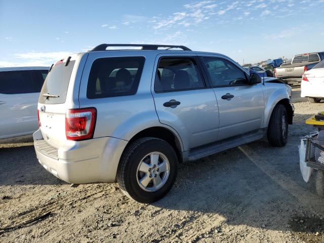 Photo 2 VIN: 1FMCU0D77BKA50258 - FORD ESCAPE XLT 