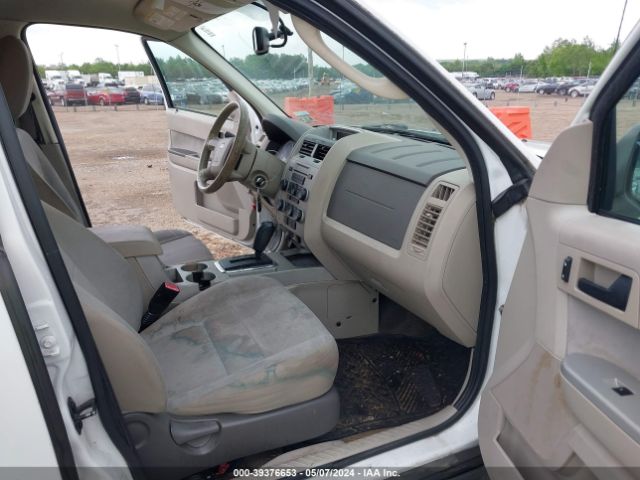 Photo 4 VIN: 1FMCU0D77BKC32090 - FORD ESCAPE 