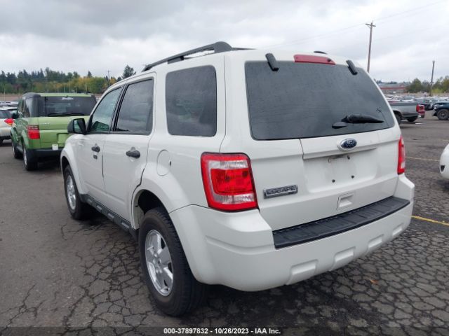 Photo 2 VIN: 1FMCU0D77CKA17486 - FORD ESCAPE 