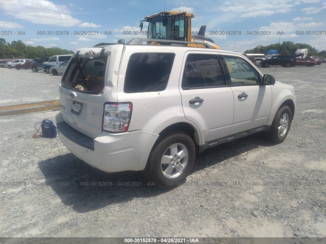 Photo 3 VIN: 1FMCU0D78AKB11857 - FORD ESCAPE 