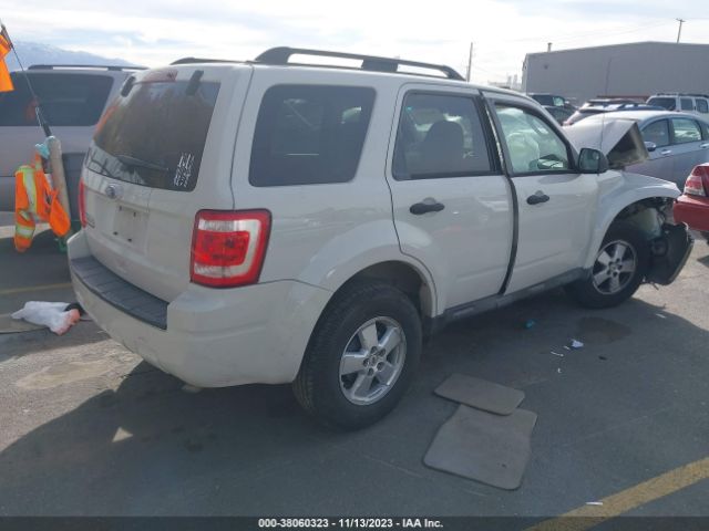 Photo 3 VIN: 1FMCU0D78AKC21713 - FORD ESCAPE 