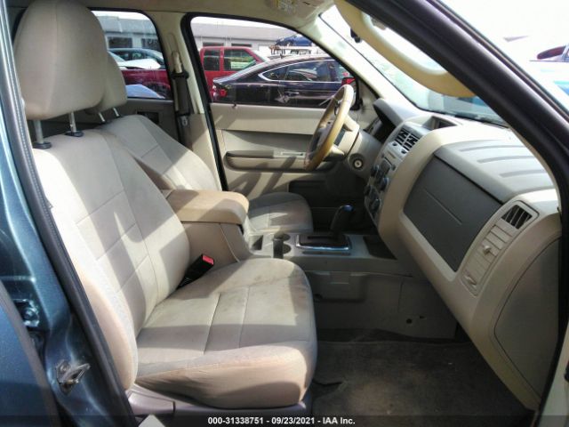 Photo 4 VIN: 1FMCU0D78AKD12402 - FORD ESCAPE 