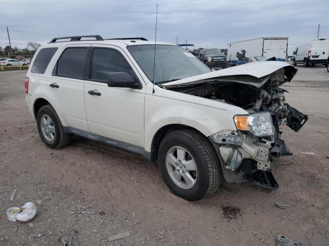 Photo 3 VIN: 1FMCU0D79AKA86239 - FORD ESCAPE XLT 