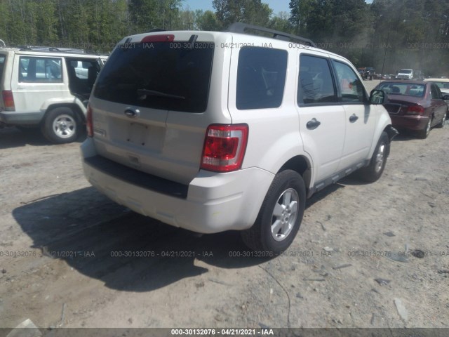 Photo 3 VIN: 1FMCU0D79AKD27345 - FORD ESCAPE 