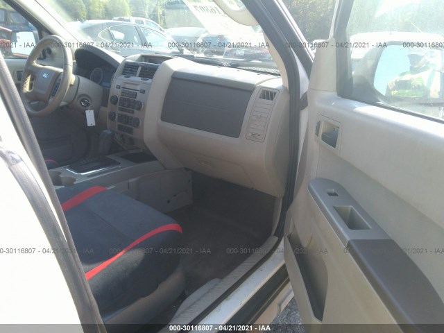 Photo 4 VIN: 1FMCU0D79BKB36591 - FORD ESCAPE 