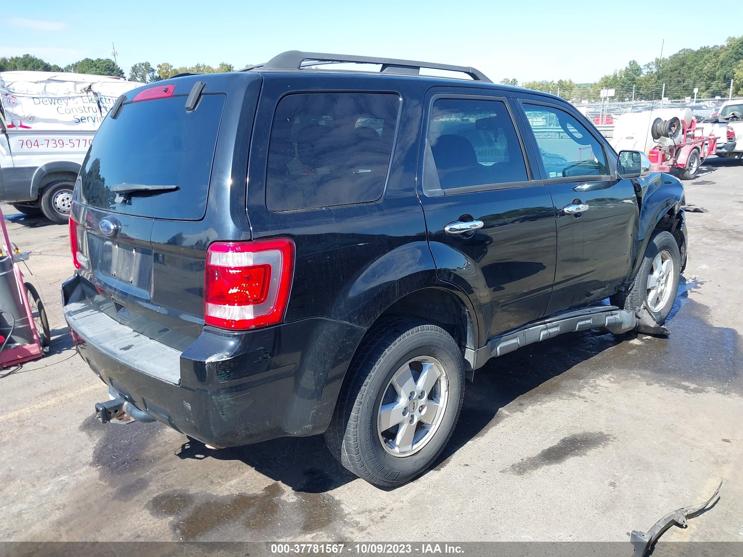 Photo 3 VIN: 1FMCU0D7XAKC31076 - FORD ESCAPE 