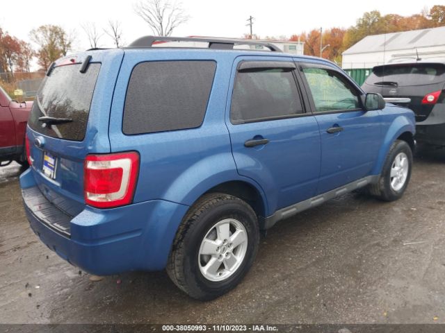 Photo 3 VIN: 1FMCU0D7XAKC88040 - FORD ESCAPE 