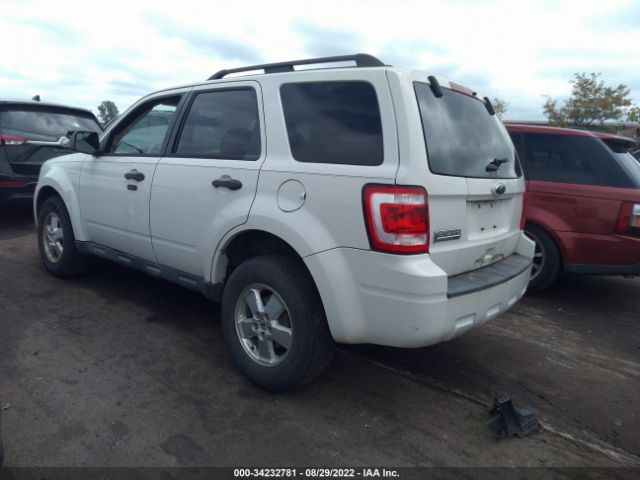 Photo 2 VIN: 1FMCU0D7XBKB83550 - FORD ESCAPE 