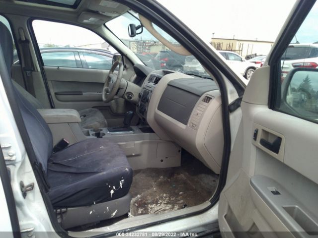 Photo 4 VIN: 1FMCU0D7XBKB83550 - FORD ESCAPE 