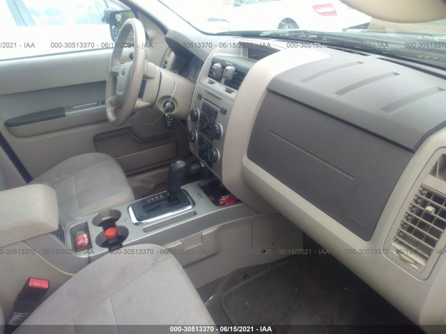 Photo 4 VIN: 1FMCU0D7XCKA02013 - FORD ESCAPE 