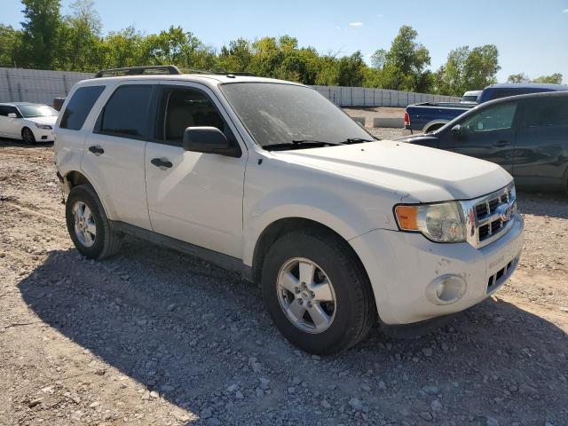 Photo 3 VIN: 1FMCU0D7XCKA17563 - FORD ESCAPE XLT 