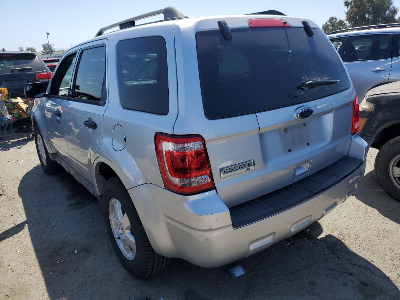 Photo 1 VIN: 1FMCU0D7XCKB57998 - FORD ESCAPE 