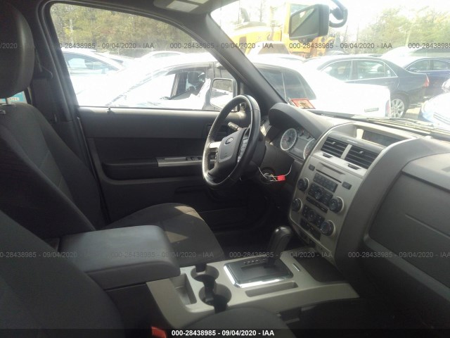 Photo 4 VIN: 1FMCU0DG0AKA03586 - FORD ESCAPE 