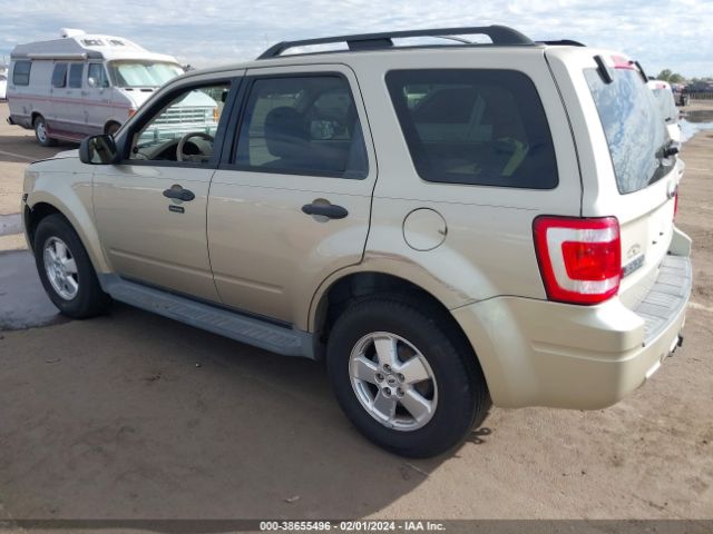 Photo 2 VIN: 1FMCU0DG0BKA81898 - FORD ESCAPE 