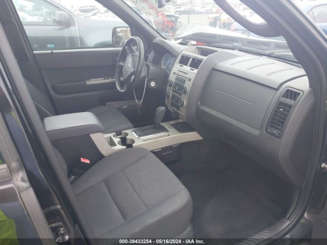 Photo 4 VIN: 1FMCU0DG0BKB33921 - FORD ESCAPE 