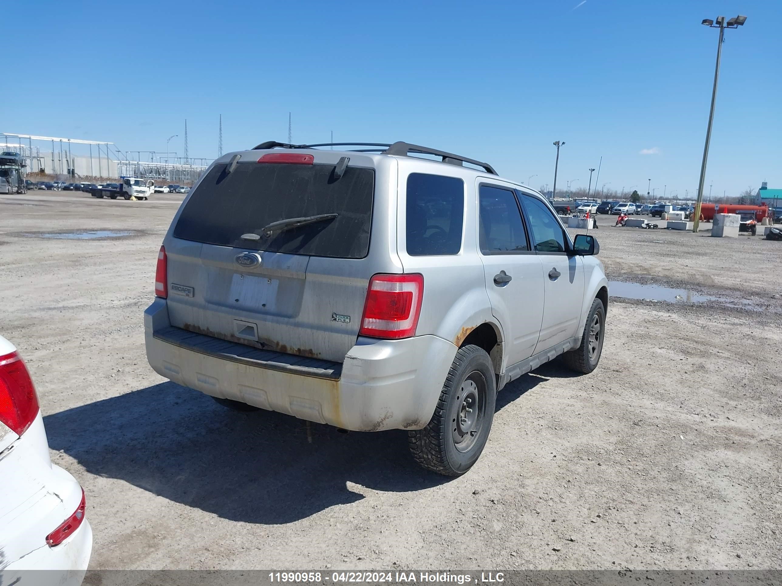 Photo 3 VIN: 1FMCU0DG0BKC33453 - FORD ESCAPE 