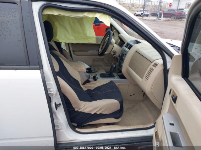 Photo 4 VIN: 1FMCU0DG1AKA71153 - FORD ESCAPE 