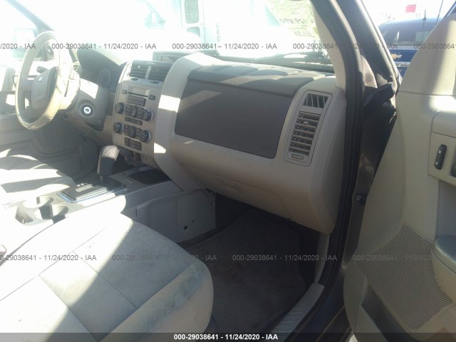 Photo 4 VIN: 1FMCU0DG1BKB82657 - FORD ESCAPE 