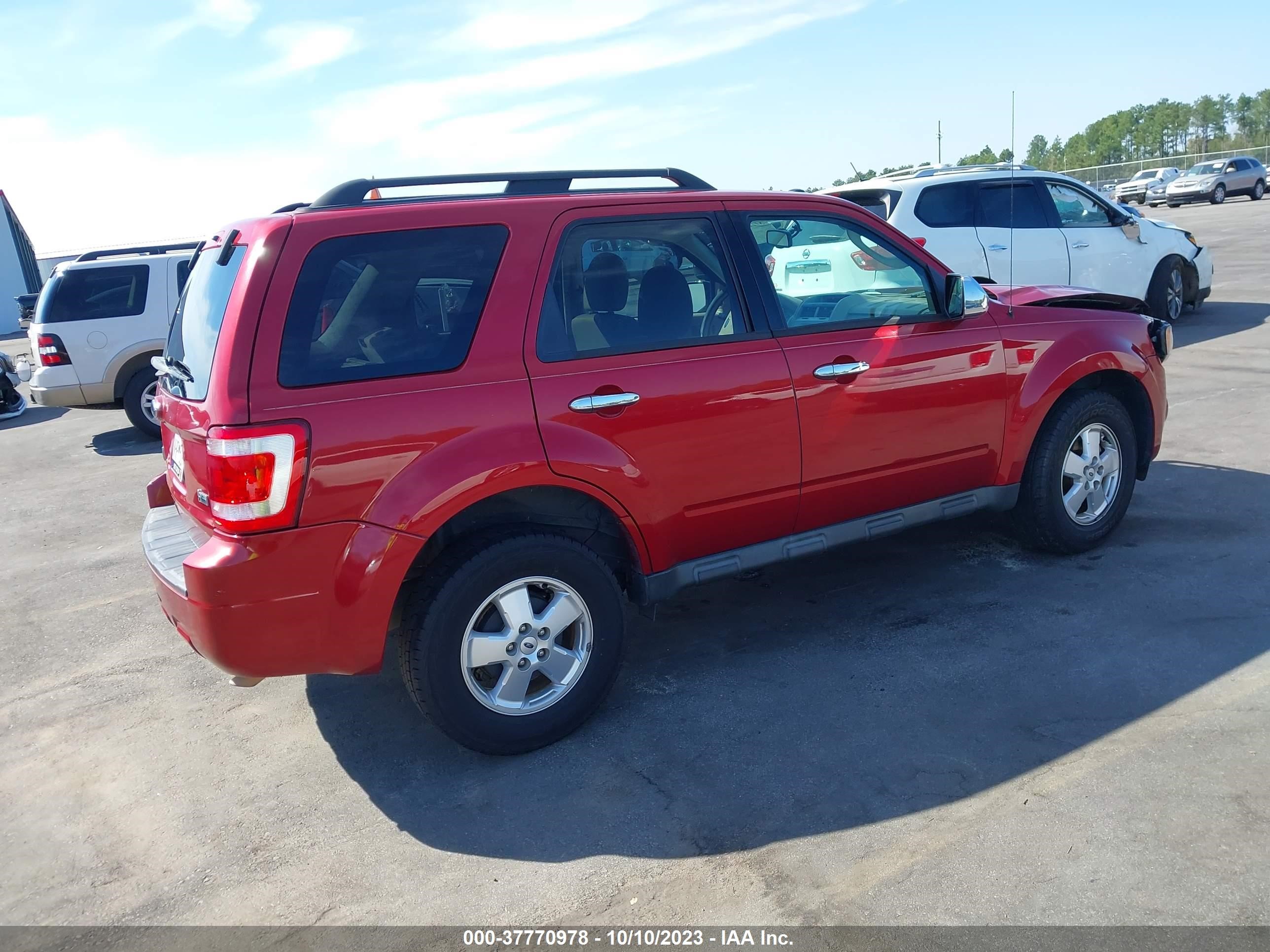 Photo 3 VIN: 1FMCU0DG1CKA41492 - FORD ESCAPE 