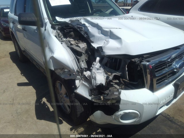 Photo 5 VIN: 1FMCU0DG1CKB06132 - FORD ESCAPE 