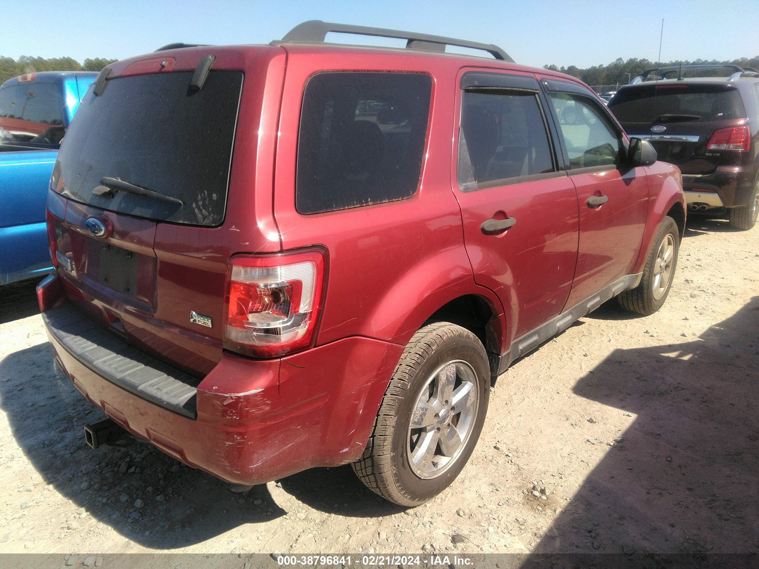 Photo 3 VIN: 1FMCU0DG1CKB38515 - FORD ESCAPE 