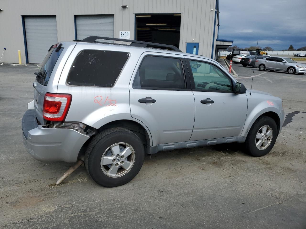 Photo 2 VIN: 1FMCU0DG2AKA36198 - FORD ESCAPE 