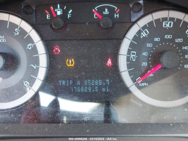 Photo 6 VIN: 1FMCU0DG2AKD30958 - FORD ESCAPE 