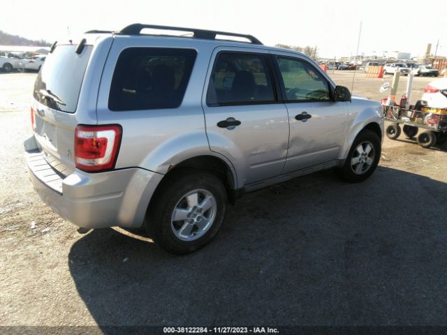 Photo 3 VIN: 1FMCU0DG2BKA14381 - FORD ESCAPE 