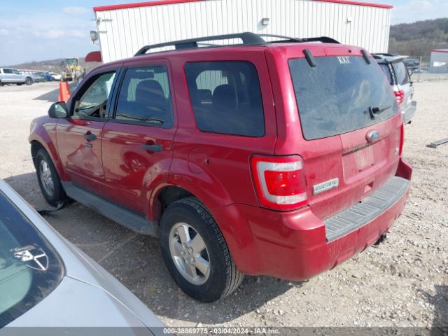 Photo 2 VIN: 1FMCU0DG3AKA68352 - FORD ESCAPE 