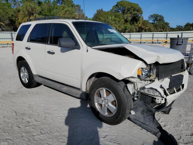 Photo 3 VIN: 1FMCU0DG3AKA95311 - FORD ESCAPE XLT 