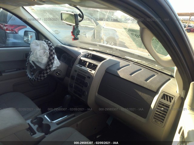 Photo 4 VIN: 1FMCU0DG3AKD06443 - FORD ESCAPE 