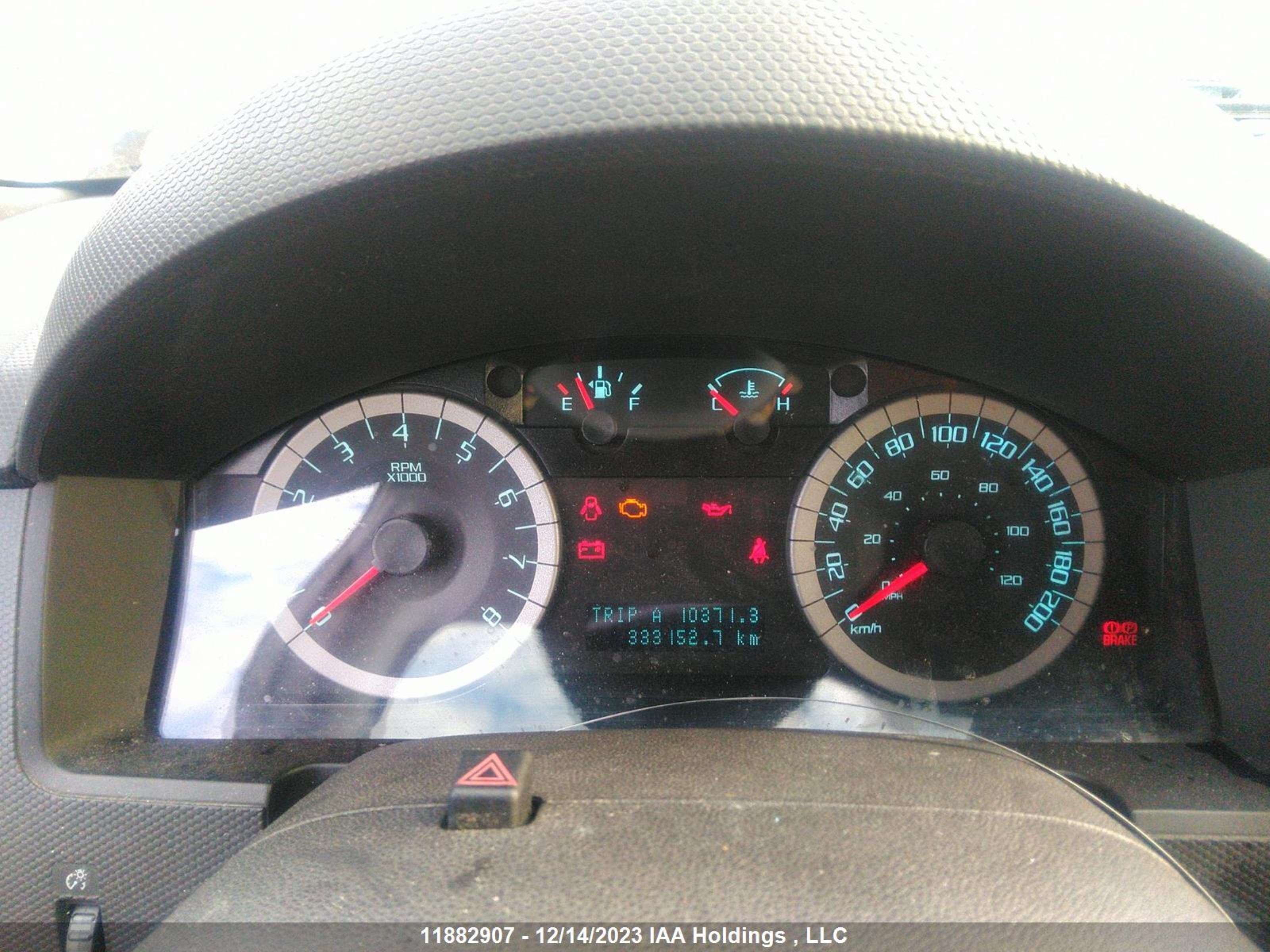 Photo 6 VIN: 1FMCU0DG3BKA15863 - FORD ESCAPE 