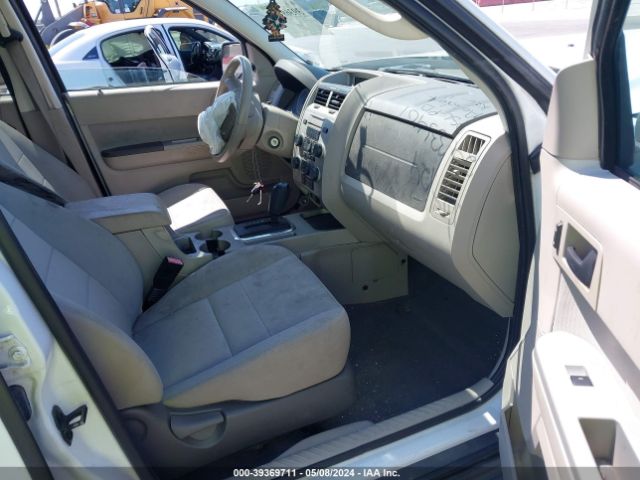 Photo 4 VIN: 1FMCU0DG3BKB73569 - FORD ESCAPE 