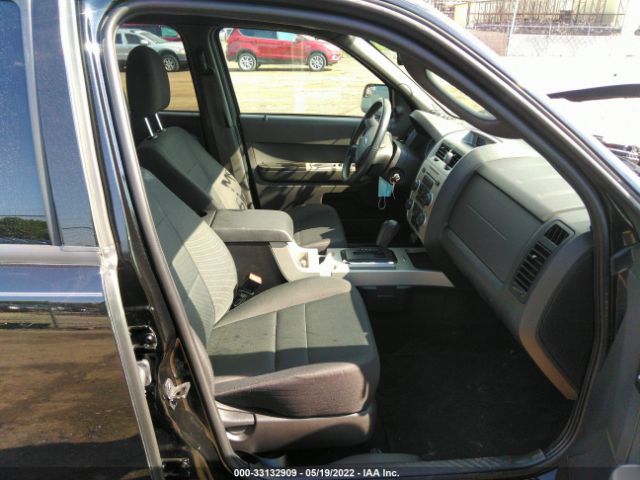 Photo 4 VIN: 1FMCU0DG3BKB90484 - FORD ESCAPE 