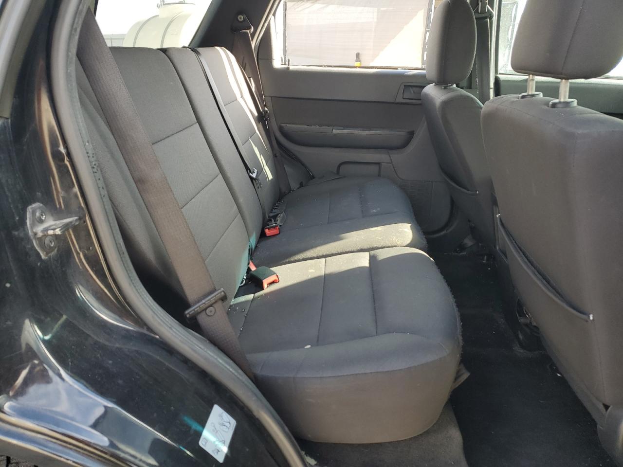 Photo 10 VIN: 1FMCU0DG3CKB18220 - FORD ESCAPE 