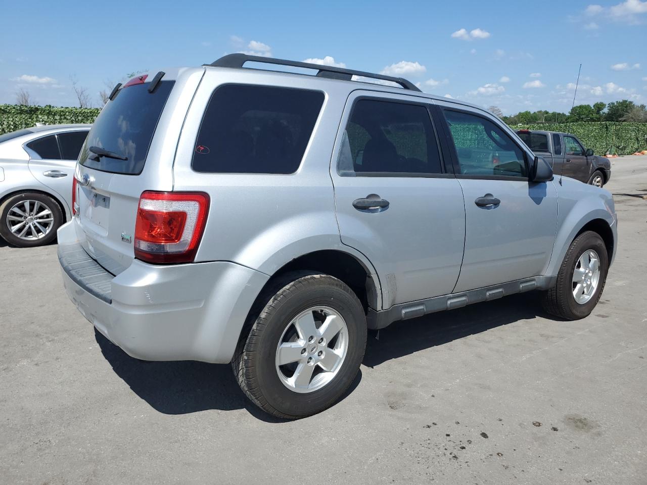 Photo 2 VIN: 1FMCU0DG3CKC27695 - FORD ESCAPE 