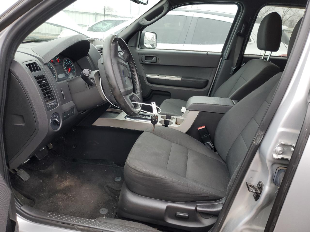 Photo 6 VIN: 1FMCU0DG4CKA28302 - FORD ESCAPE 