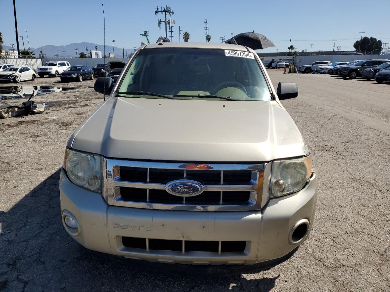 Photo 4 VIN: 1FMCU0DG5AKA08086 - FORD ESCAPE 