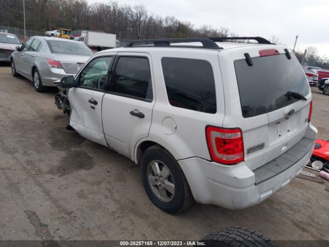 Photo 2 VIN: 1FMCU0DG5AKC58539 - FORD ESCAPE 