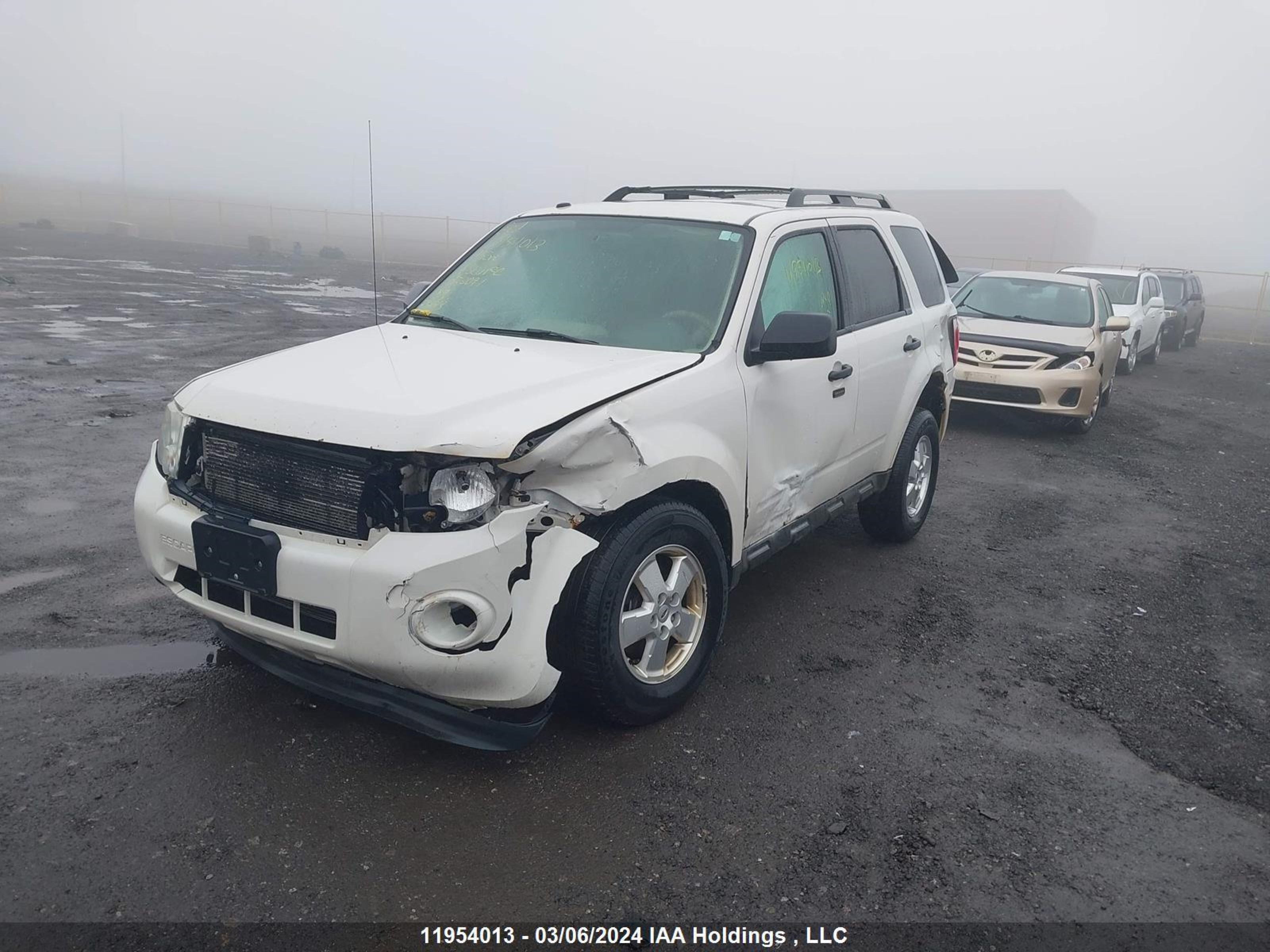 Photo 1 VIN: 1FMCU0DG5BKA23091 - FORD ESCAPE 