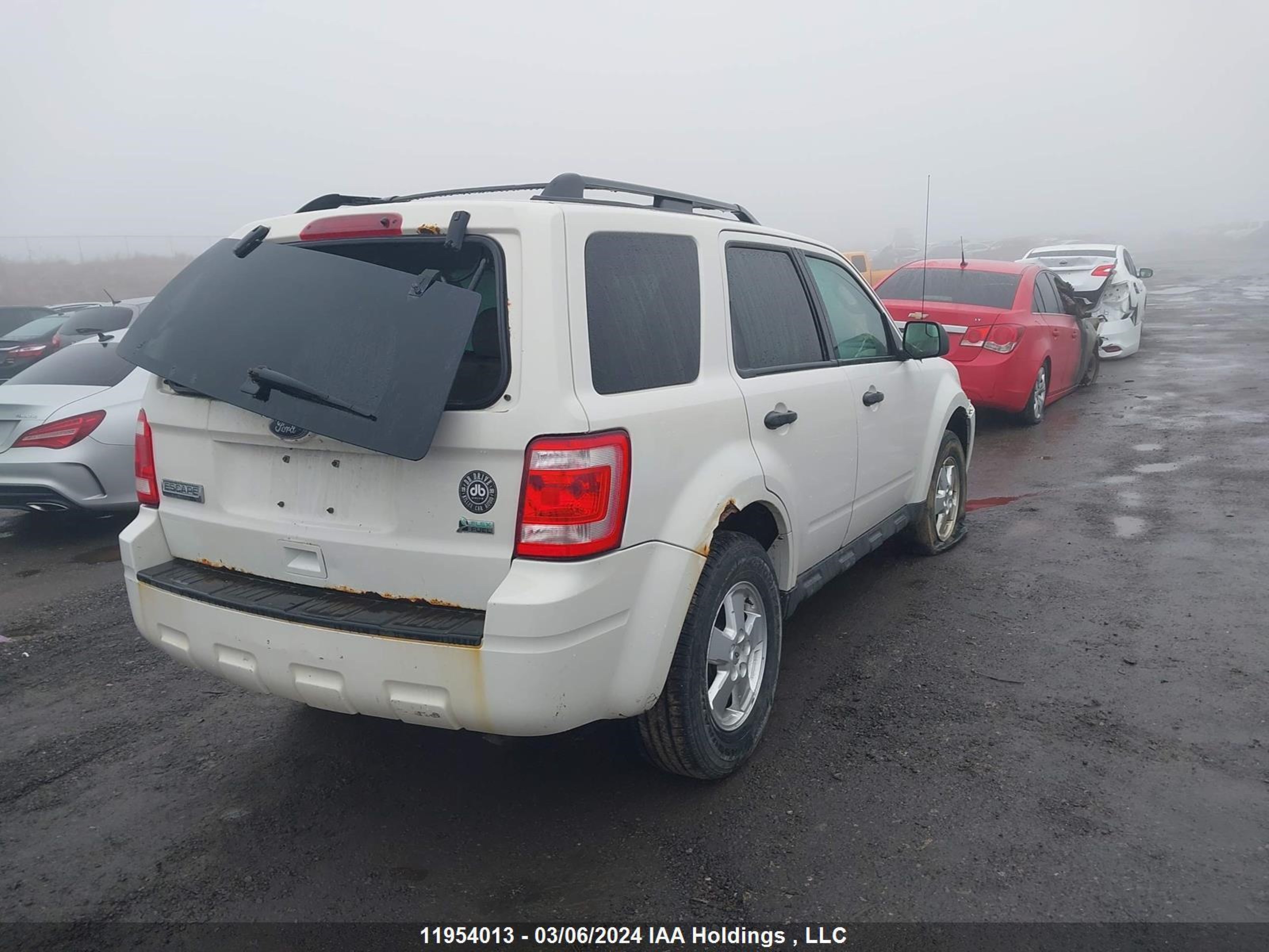 Photo 3 VIN: 1FMCU0DG5BKA23091 - FORD ESCAPE 