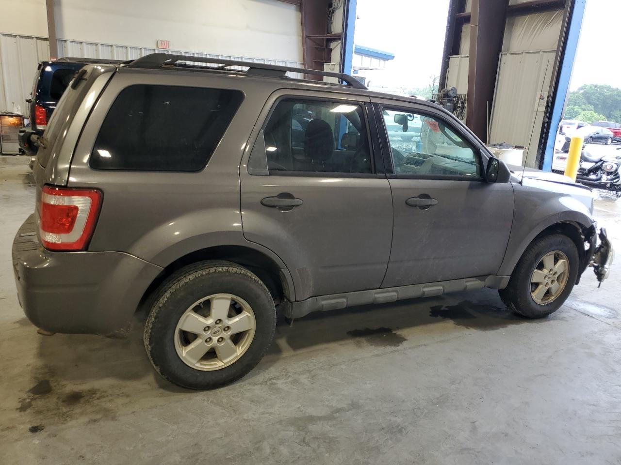 Photo 2 VIN: 1FMCU0DG5BKA78740 - FORD ESCAPE 