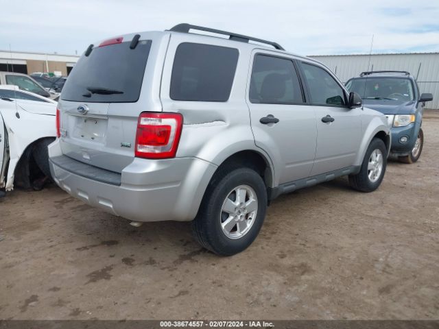 Photo 3 VIN: 1FMCU0DG5BKA86871 - FORD ESCAPE 