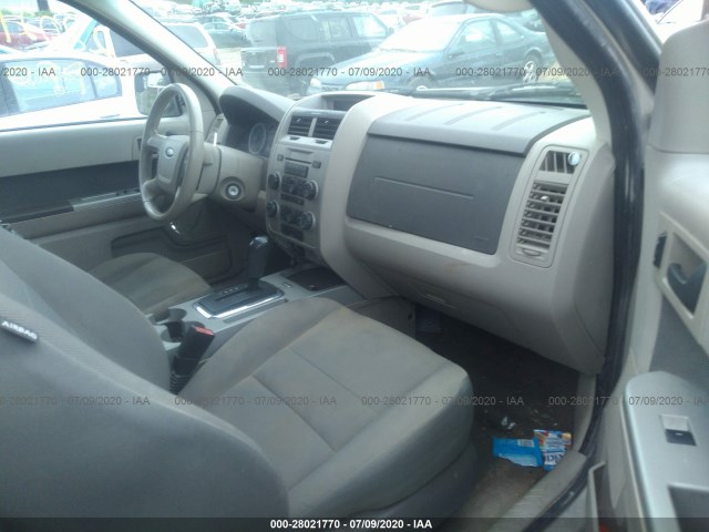 Photo 4 VIN: 1FMCU0DG6AKA42778 - FORD ESCAPE 